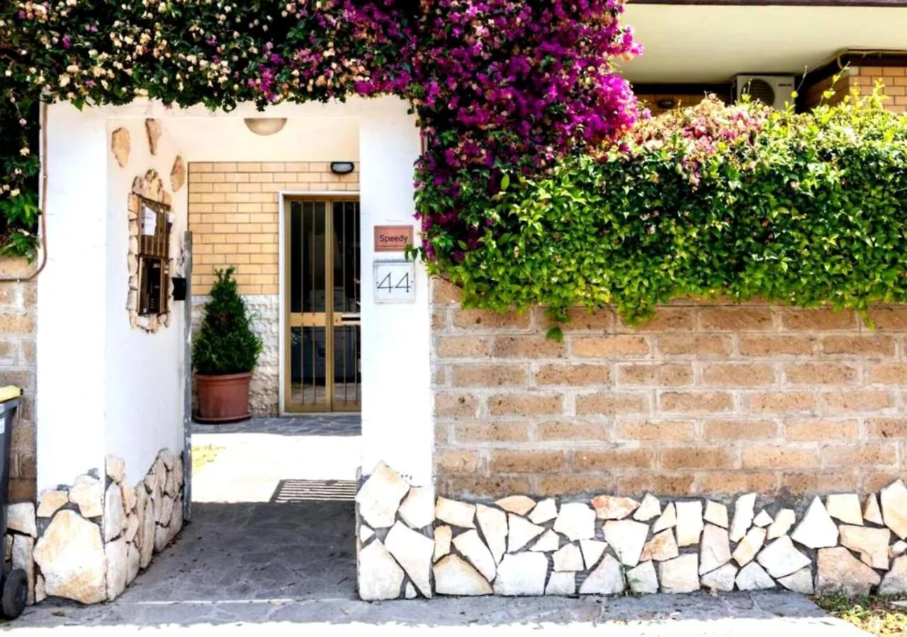 Grand Comfort Apartment - Two-Bedroom Suite - Fiumicino Airport - Self Check-In