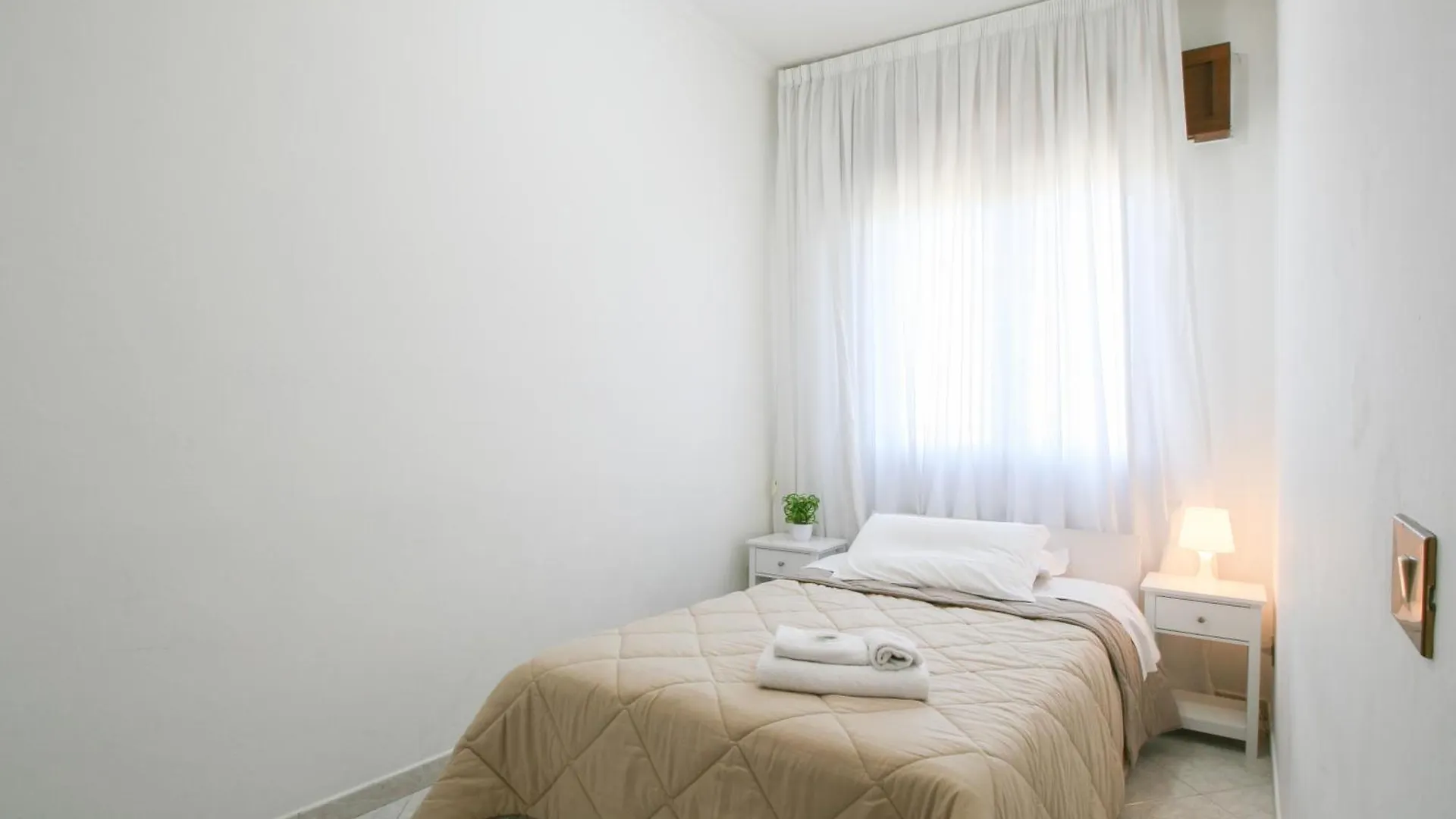 Grand Comfort Apartment - Two-Bedroom Suite - Fiumicino Airport - Self Check-In Italy